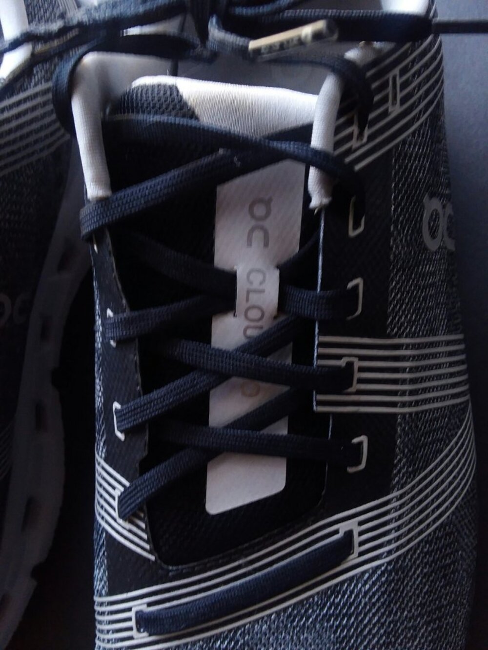 On Cloud Running Trainers Shoes Reflective Trim Logo Runners Gym Beach Work Out - Picture 4 of 13